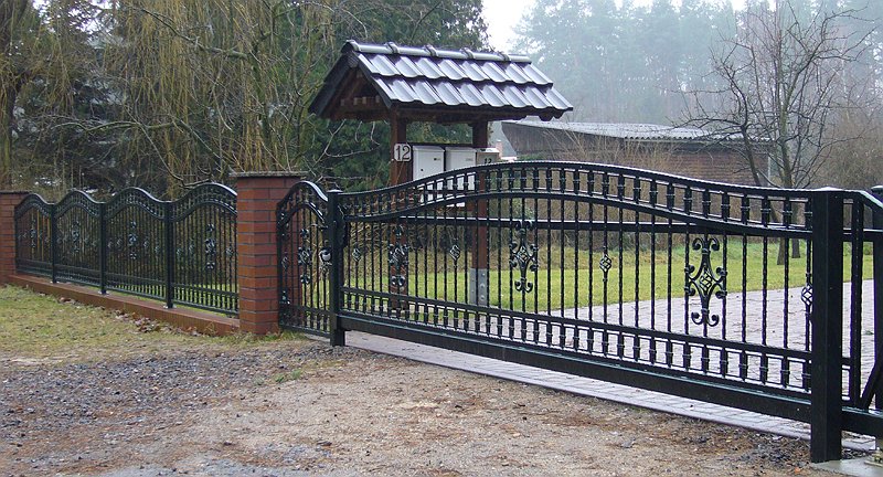 Gate02
