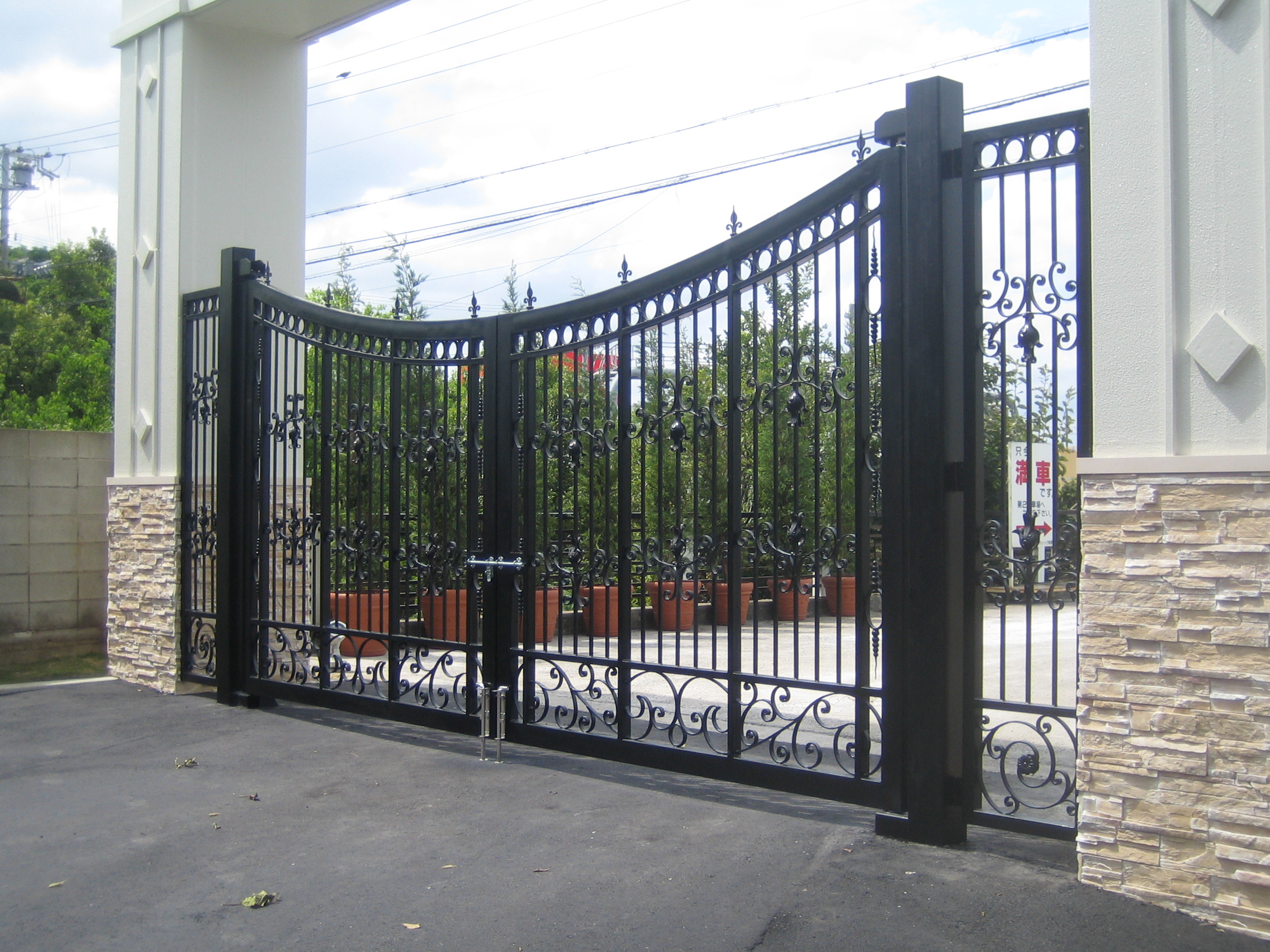Gate11