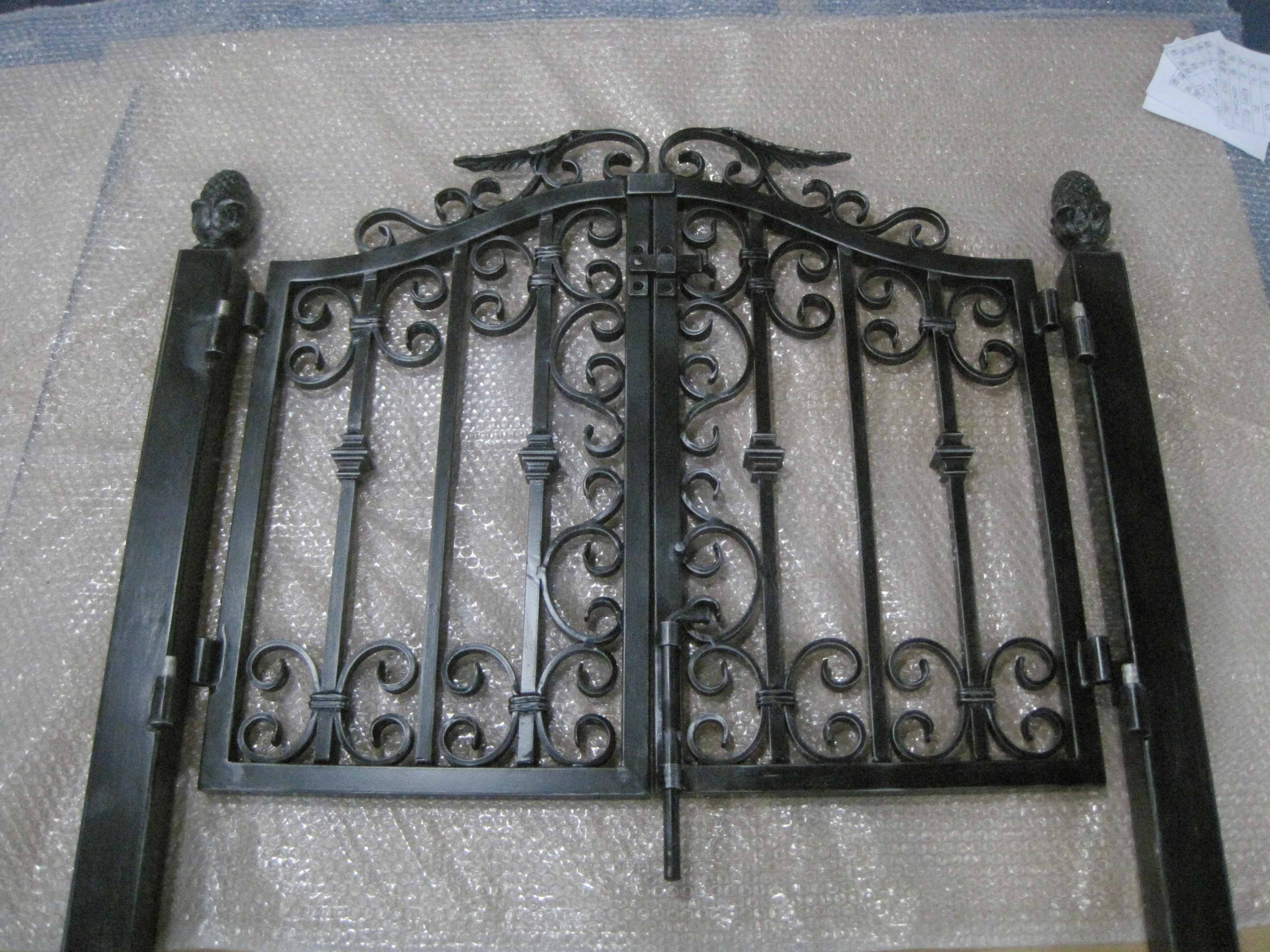 Gate12